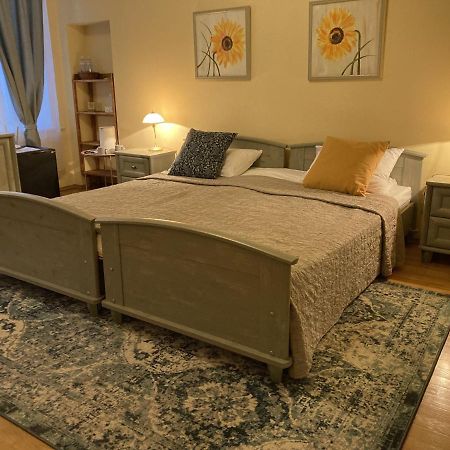 Sunflower B&B Kiev Bagian luar foto
